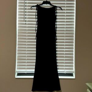 Cute open back black dress